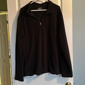 Men’s black fleece pullover